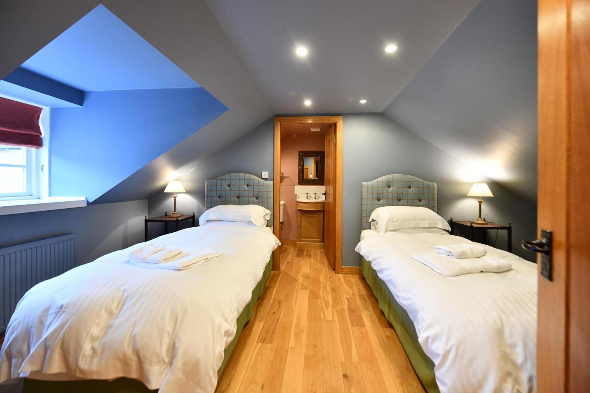 Cloncaird Castle Estate Cottages Maybole エクステリア 写真